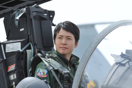 日本初の女性戦闘機パイロット、松島美紗さんに世界からも強い関心!