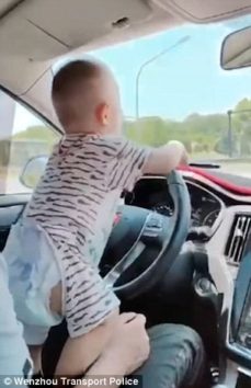「子育てする資格なし」と批判が集中