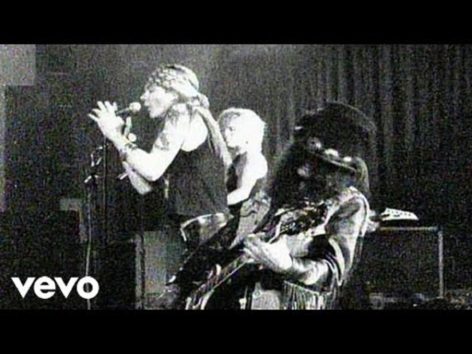 ロックを愛する人々の永遠の名曲(画像:YouTube『Sweet Child o’ Mine』のサムネイル)