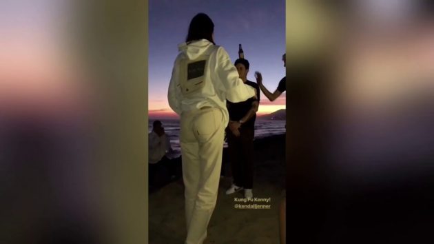 2018/08/24公開『YouTube』Celebrity Snap City- Kendall Jenner Is Officially A Ninja After Pulling Off This Epic Kick!のサムネイル