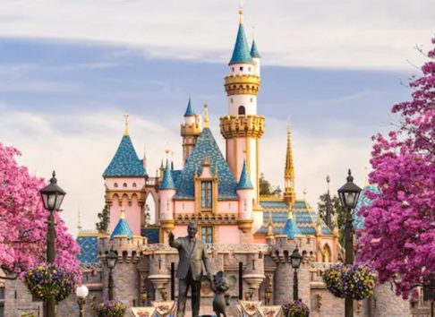 ついに一般来場者にも酒類を提供するカリフォルニア州のディズニーランド