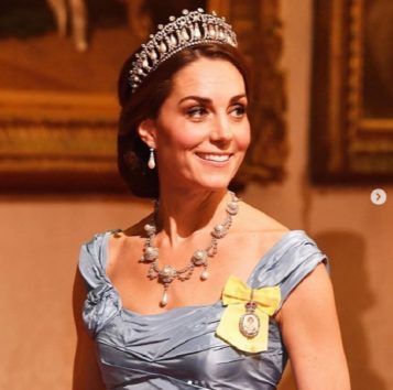 キャサリン妃、ダイアナ妃が愛したティアラをつけてゴージャス
