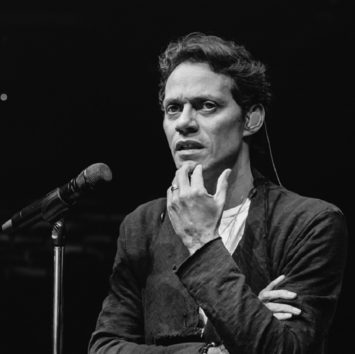 「親父には感謝している」とマーク・アンソニー