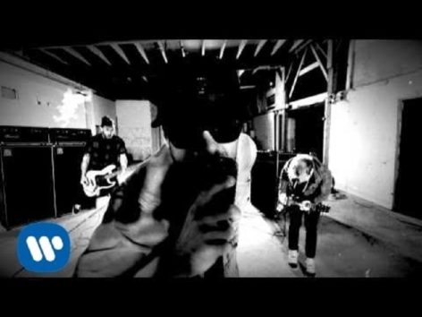 知る人ぞ知る大ヒット曲(画像:YouTube『Shinedown - Cut The Cord (Official Video)』のサムネイル)