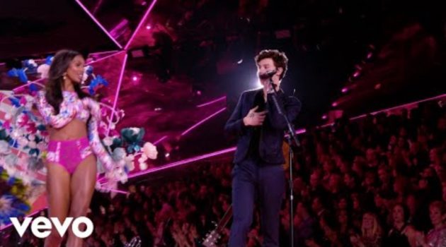 画像:2018/12/03に公開YouTube『Shawn Mendes - Lost In Japan (Live From The Victoria’s Secret 2018 Fashion Show)』のサムネイル