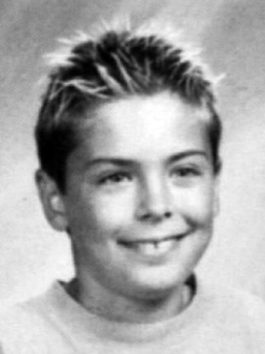 アノ人の子供時代の写真ですよ!