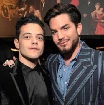 フレディを演じたラミ・マレック(左)と共に。
