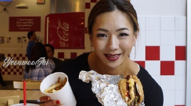 首から上はごく普通の美人だが…