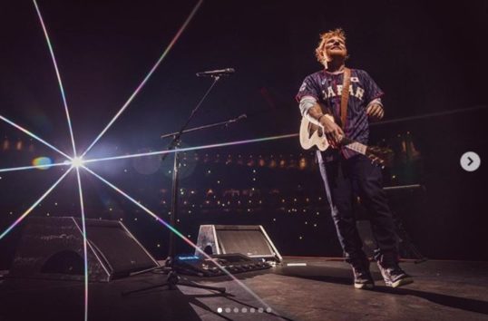 アンコールでサムライジャパンのユニフォームを着て登場!画像:『Instagram』teddysphotos