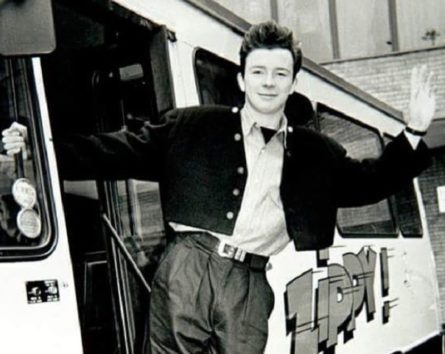 (画像:『Instagram』officialrickastley)