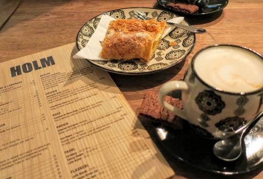どこのカフェも清潔でオシャレです(Photo by 朝比奈)