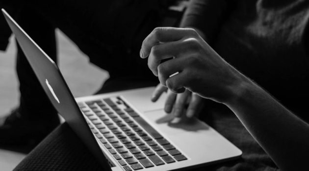 「一時はPCを見ることもイヤになった」とBさん(画像はイメージです)