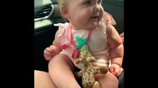 画像:2019/08/25に公開YouTube『Jennifer Burnett- Doole―Dancing Baby Ella-McDonald’s Fries and the JoBros』のサムネイル