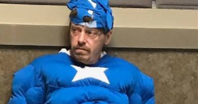キャプテン・アメリカのコスプレ男が不法侵入 「ヒーロー仲間も助けにこない」とメディアも呆れる 米 キャプテン・アメリカのコスプレ男が不法侵入 「ヒーロー仲間も助けにこない」とメディアも呆れる 米