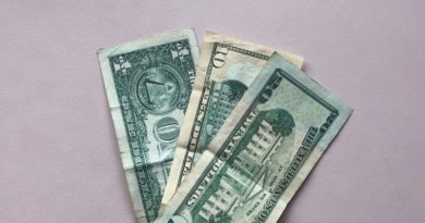 【パワハラ被害者の声】「イイ話ばかりで大嘘つき」 契約書さえなく1本100円で書かされた若手ライターは激怒 入金された金額にびっくりしたという男性(画像はイメージです)