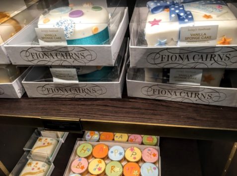 フィオナ・ケアンズのケーキも買えちゃう(Photo by 朝比奈)