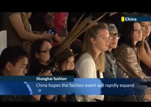 『上海ファッションウィーク2013』の観客席はファッション業界やセレブばかり（画像は『YouTube』のスクリーンショット）